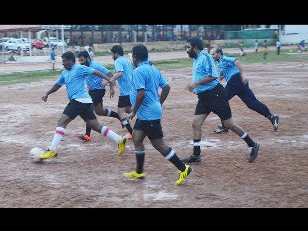 ഞങ്ങള്ക്കും കളിക്കാനറിയാം