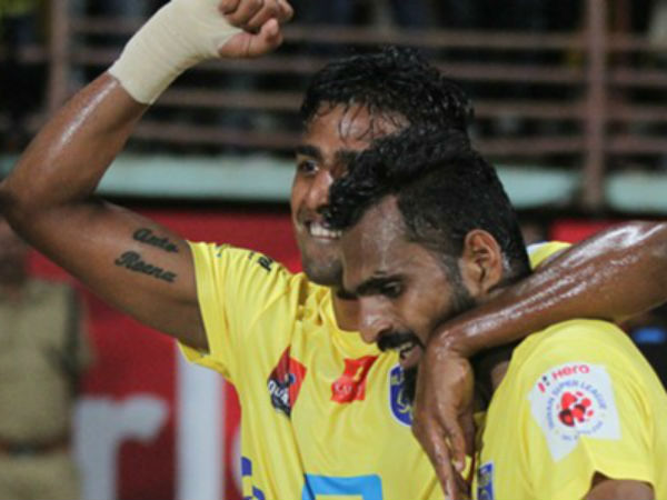 മുന് താരങ്ങളുടെ പോരാട്ടം