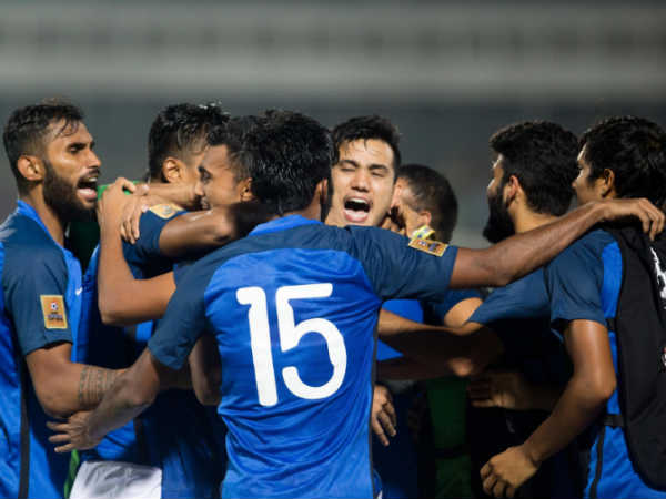 അവസാന മിനിറ്റുകളിലെ ഏറ്റുമുട്ടലും കാര്ഡും