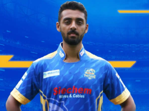 വരുണ് ചക്രവര്ത്തി (8.4 കോടി)